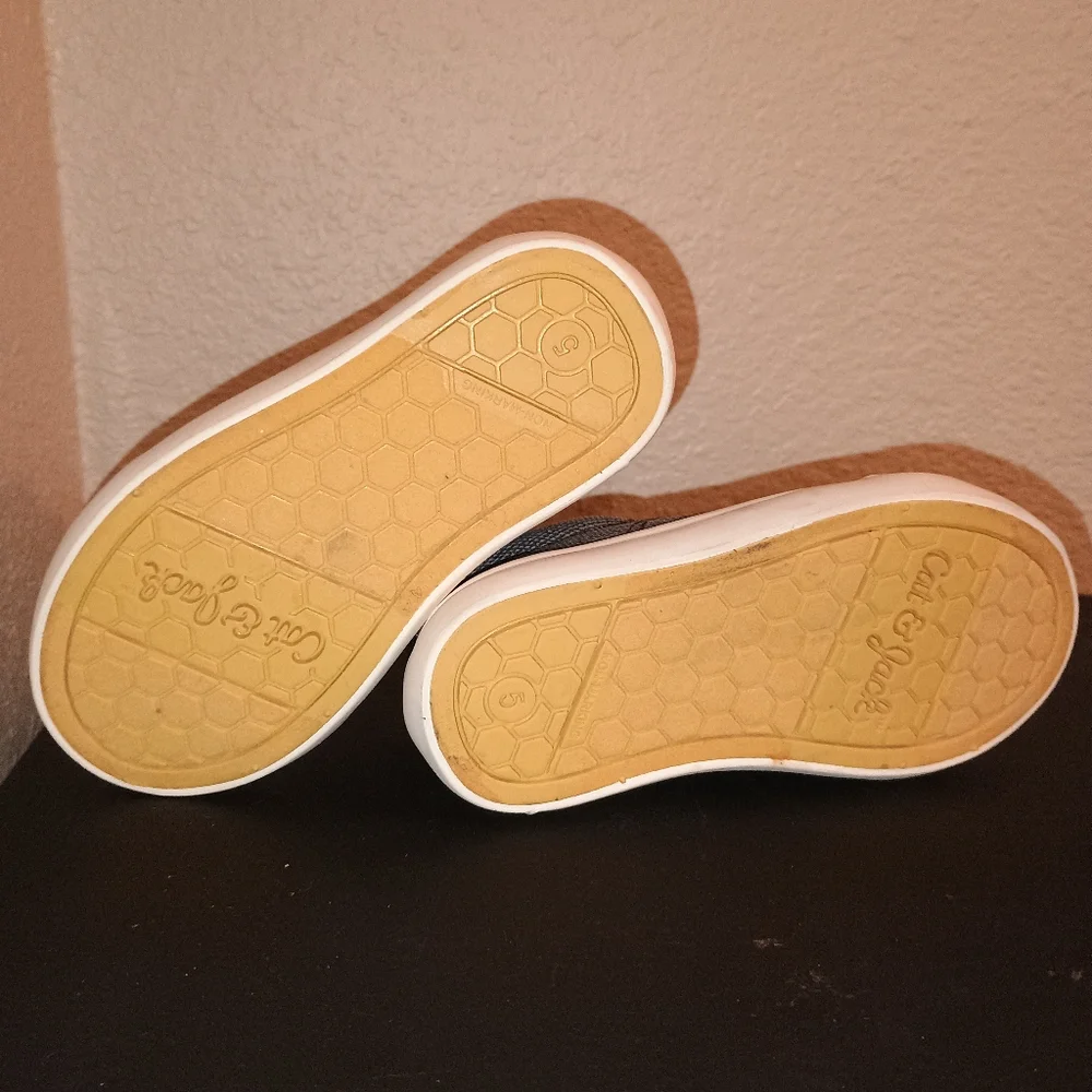 NEW Cat & Jack Denim Sneakers, 5 Baby